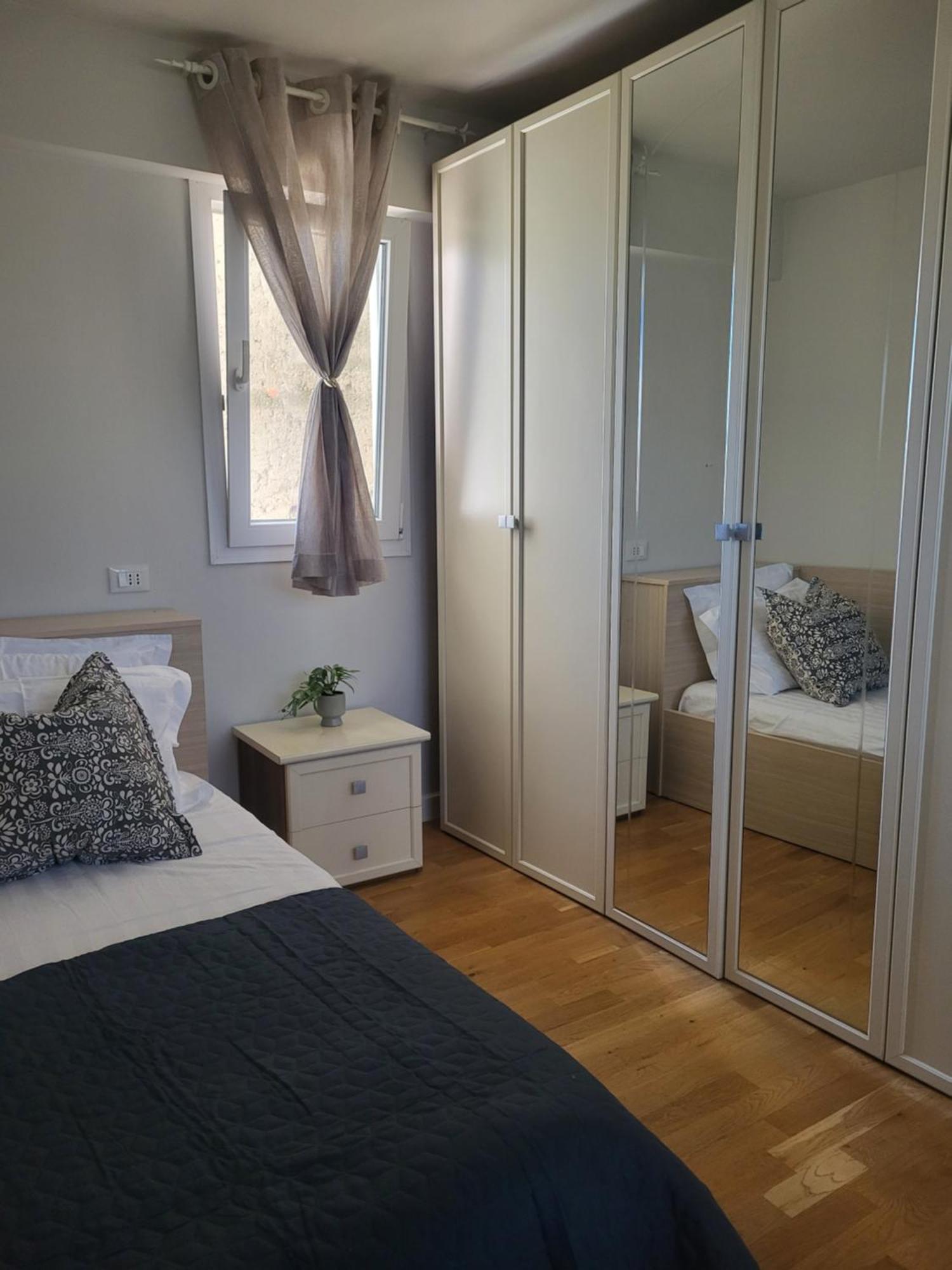 Apartament Isa's Square *
